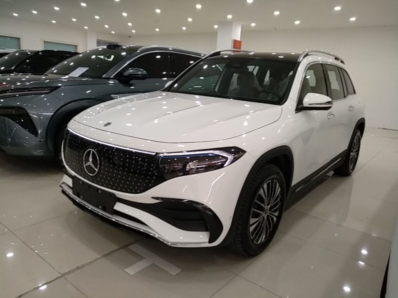 
								2025 Mercedes-Benz EQB 2WD 5-Seater – White full									