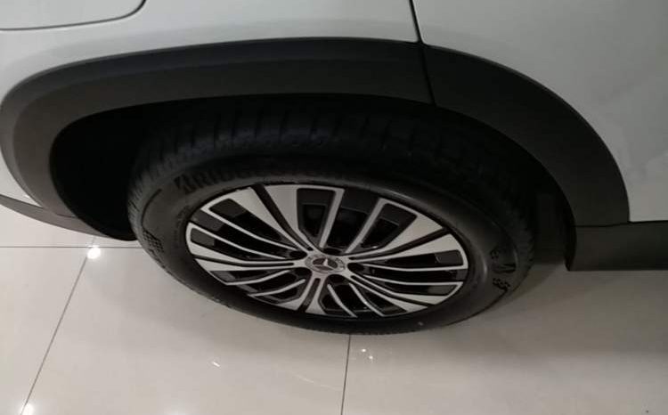 
								2025 Mercedes-Benz EQB 2WD 5-Seater – White full									