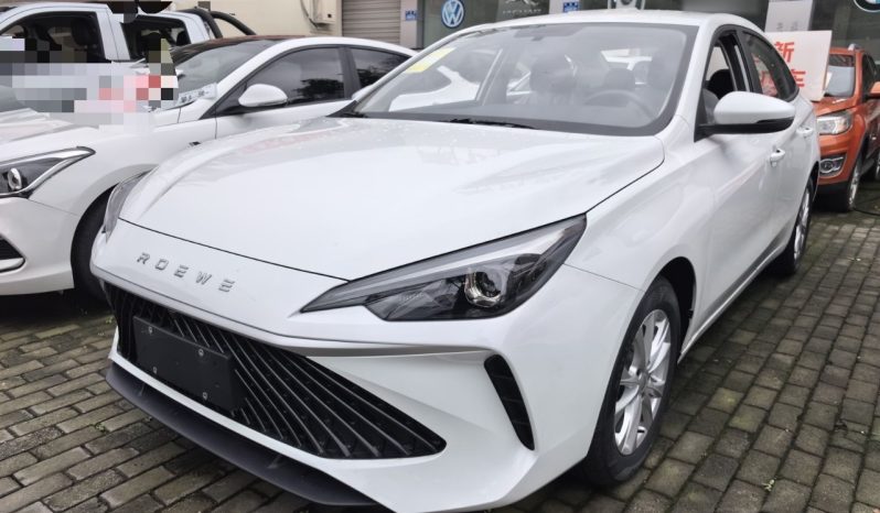 2026 Roewe i5 White Front Three-Quarter View