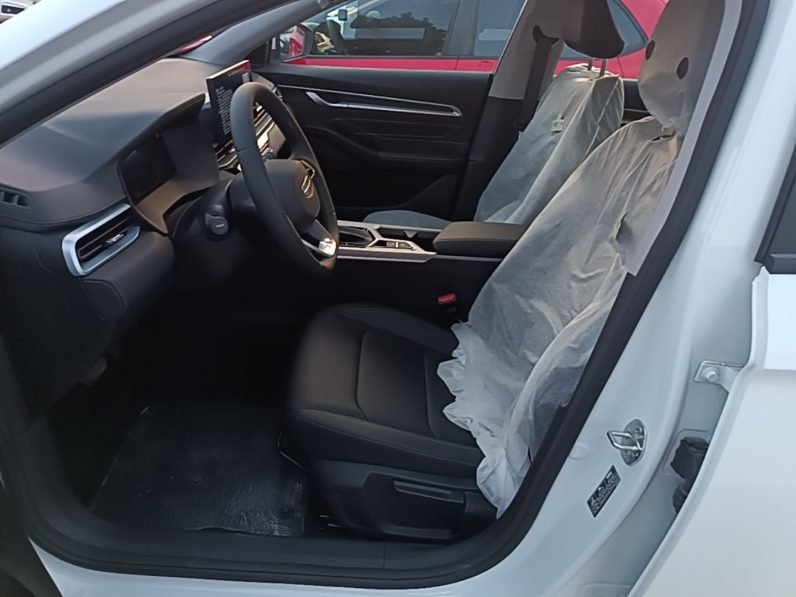 
								2026 Geely Auto Emgrand 1.5L CVT Creative Edition – White full									