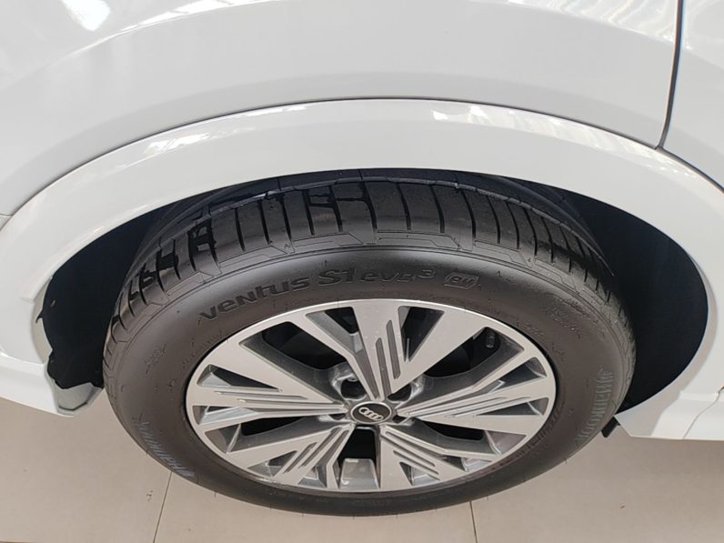 
								Audi Q4 e-tron 2024 40 e-tron Adventure Edition full									