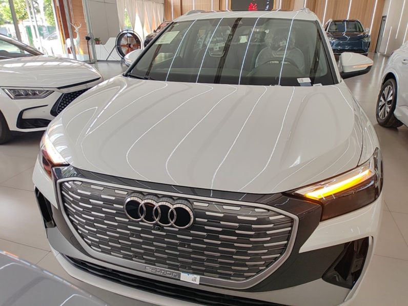 
								Audi Q4 e-tron 2024 40 e-tron Adventure Edition full									