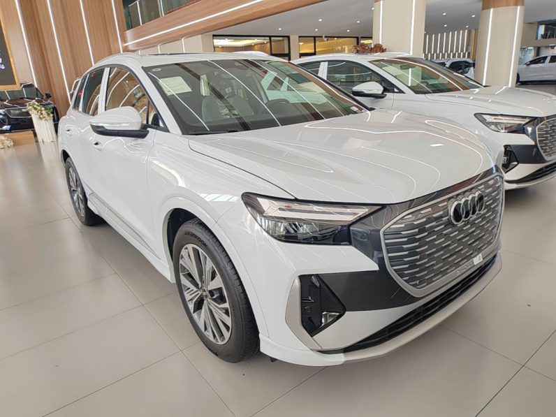 
								Audi Q4 e-tron 2024 40 e-tron Adventure Edition full									