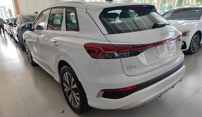
								Audi Q4 e-tron 2024 40 e-tron Adventure Edition full									