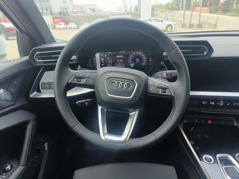 
								Audi A3 2026 A3L Limousine 35 TFSI Enjoyment Edition full									