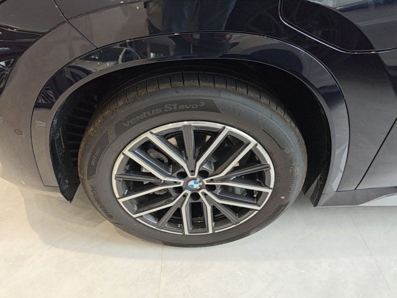 
								BMW iX1 2026 Model, eDrive25L X Design Package full									
