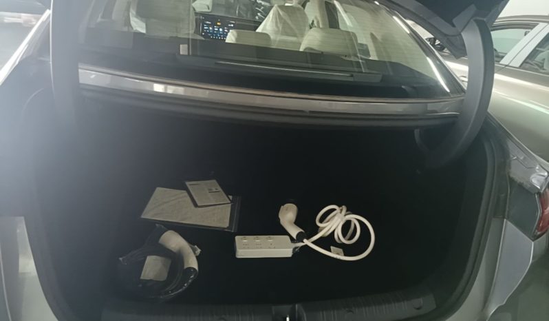 
								BYD Qin L 2024 DM-i 120KM Beyond Model full									
