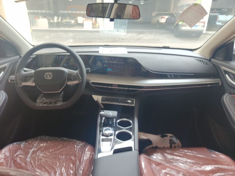 
								CHANGAN Eado 2025 PLUS 1.4T Dual-Clutch High-Energy Version full									