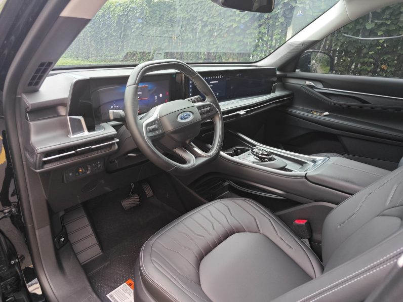 
								Ford Edge 2026 Model Explorer L 2.0T EcoBoost E Hybrid Two-Wheel Drive Seven-Seat Luxury full									
