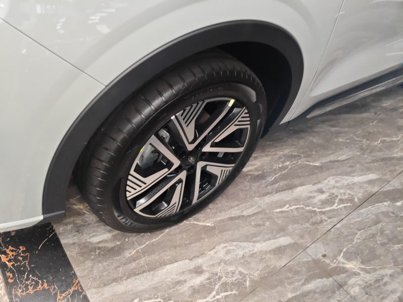 
								Ford Equator New Energy 2025 Luxury Edition full									