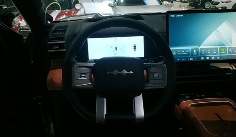 
								Formula Leopard Titanium 7 2025 Model 200 km Two-Wheel Drive Max Edition full									