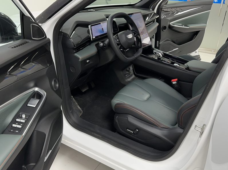 
								Geely Auto Emgrand X7 Sport 2024 1.5TD Smart Connect+ full									