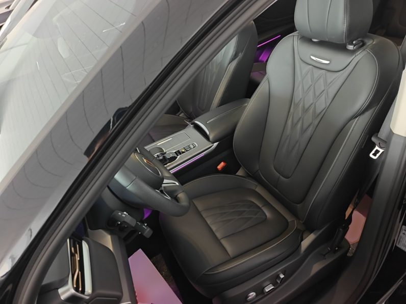 
								Hongqi HS7 PHEV 2024 2.0T PHEV Four-Wheel Drive Flagship Edition 6 Seats full									