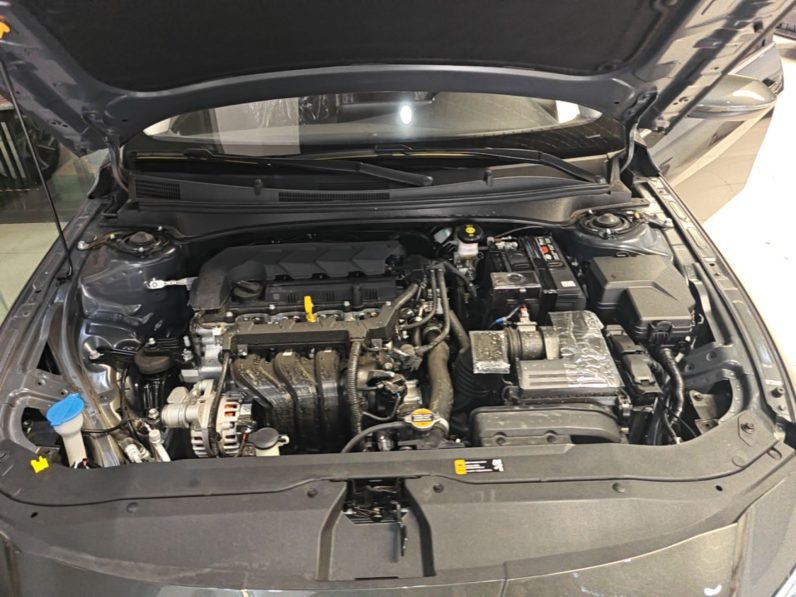 
								Hyundai Elantra 2023 1.5L CVT GLX Elite Edition full									