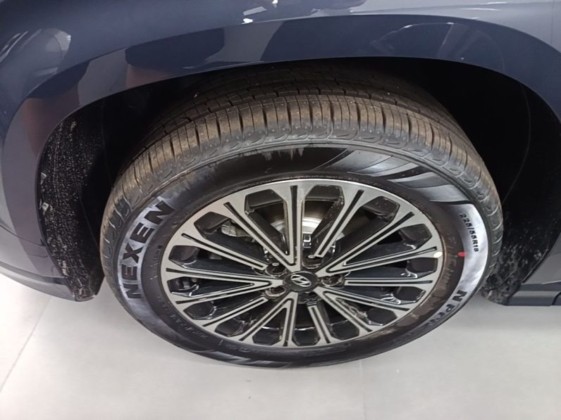 
								Hyundai Custo 2024 270TGDi LUX Prestige Edition full									