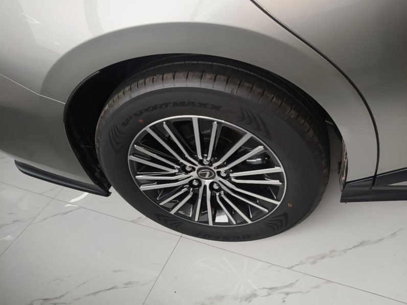 
								Lexus ES 2026 Model 300h Base Version full									