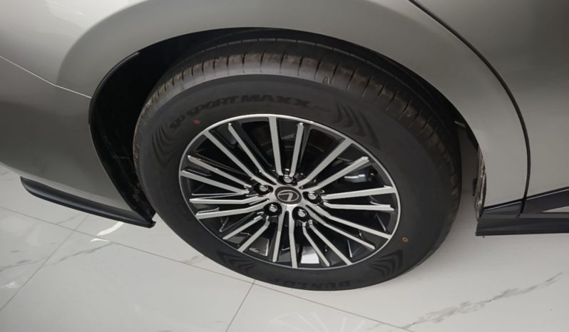 
								Lexus ES 2026 Model 300h Base Version full									