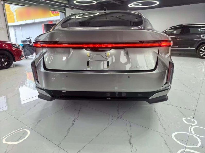 
								Lexus ES 2026 Model 300h Base Version full									