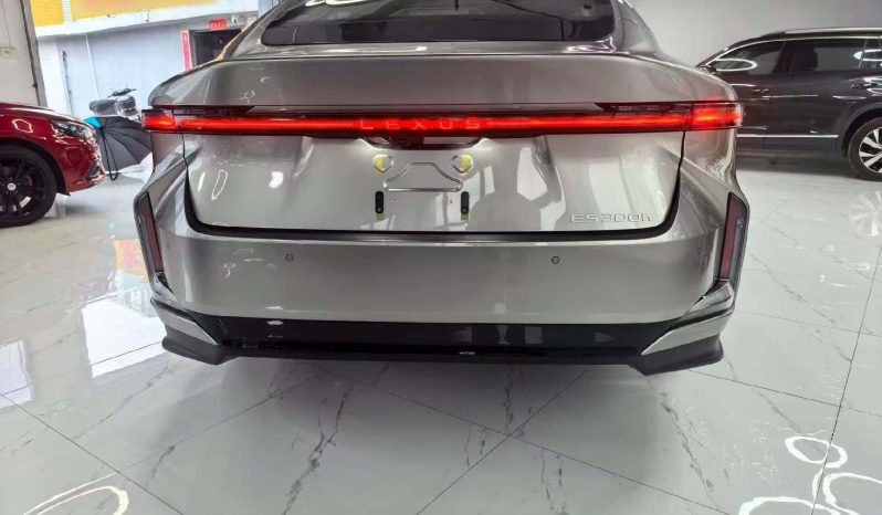 
								Lexus ES 2026 Model 300h Base Version full									