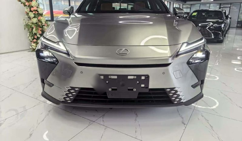 
								Lexus ES 2026 Model 300h Base Version full									