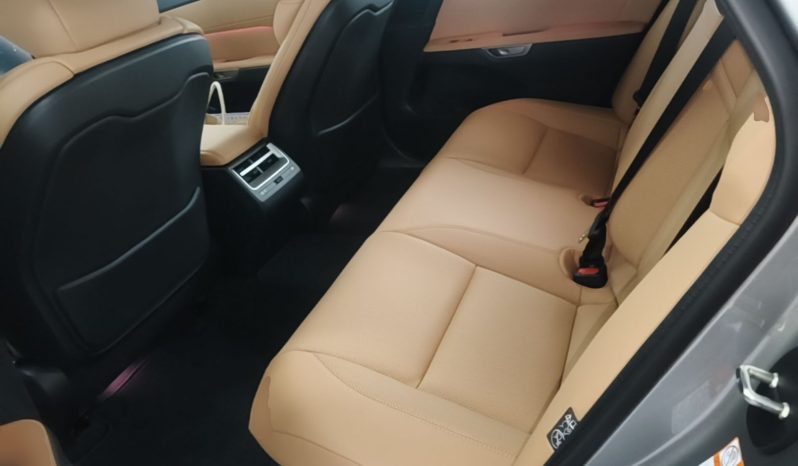 
								Lexus ES 2026 Model 300h Base Version full									