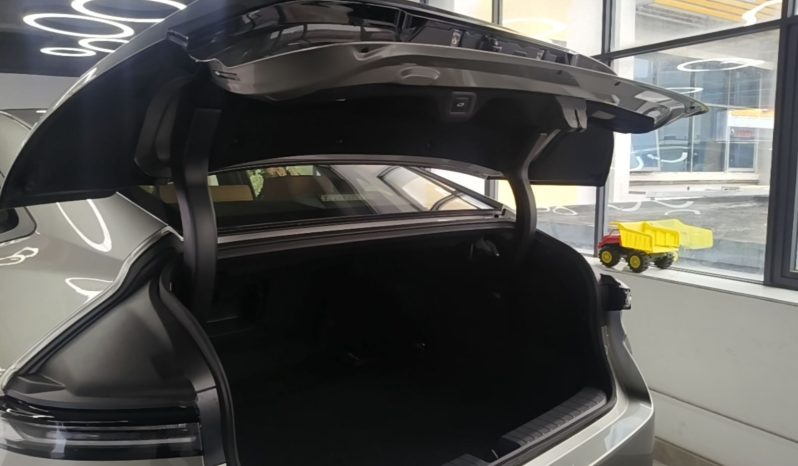 
								Lexus ES 2026 Model 300h Base Version full									