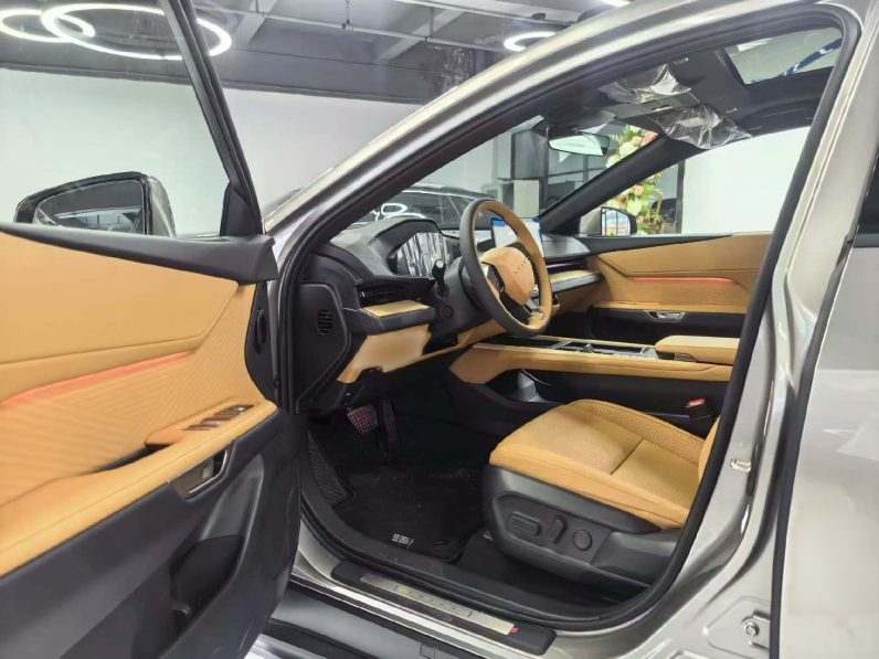 
								Lexus ES 2026 Model 300h Base Version full									