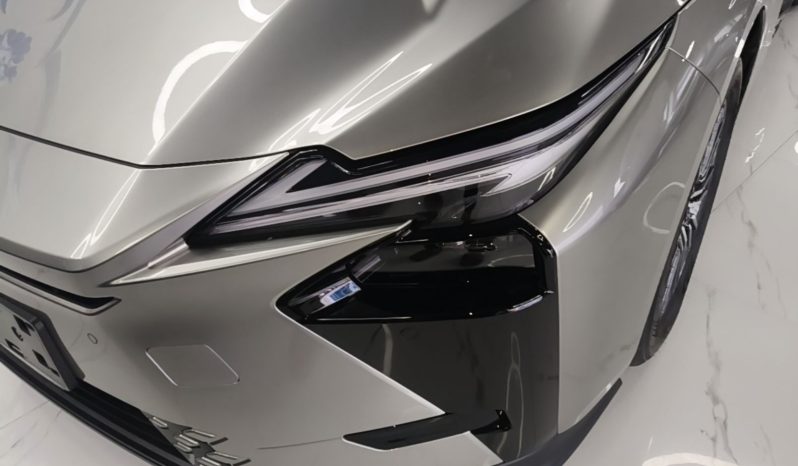 
								Lexus ES 2026 Model 300h Base Version full									