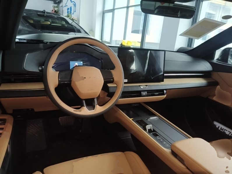 
								Lexus ES 2026 Model 300h Base Version full									