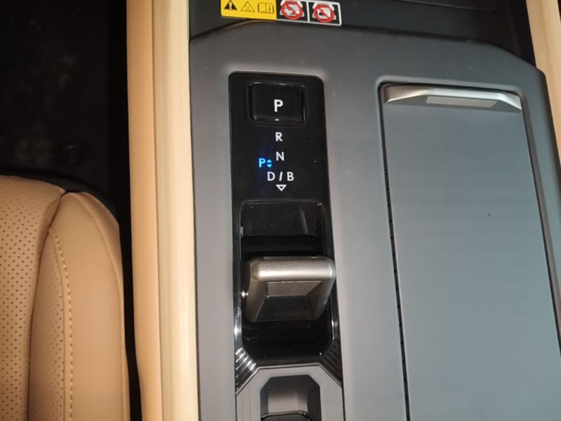 
								Lexus ES 2026 Model 300h Base Version full									
