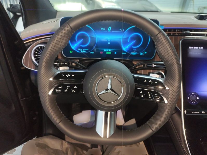 
								Mercedes-Benz EQE SUV 2024 500 4MATIC Pioneer Edition full									