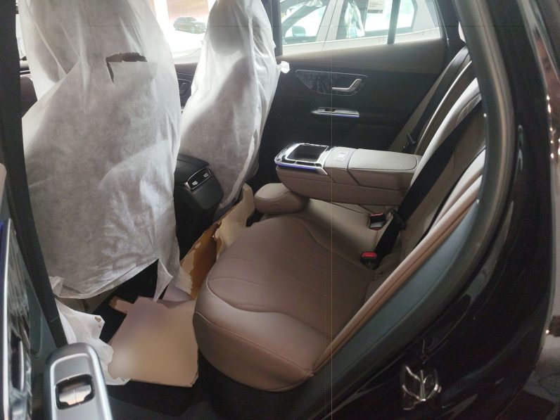 
								Mercedes-Benz EQE SUV 2024 500 4MATIC Pioneer Edition full									