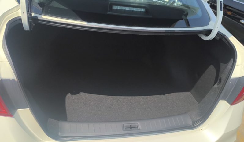 
								Nissan Sylphy 2024 Facelifted Three Classic 1.6XE CVT Comfort Edition full									