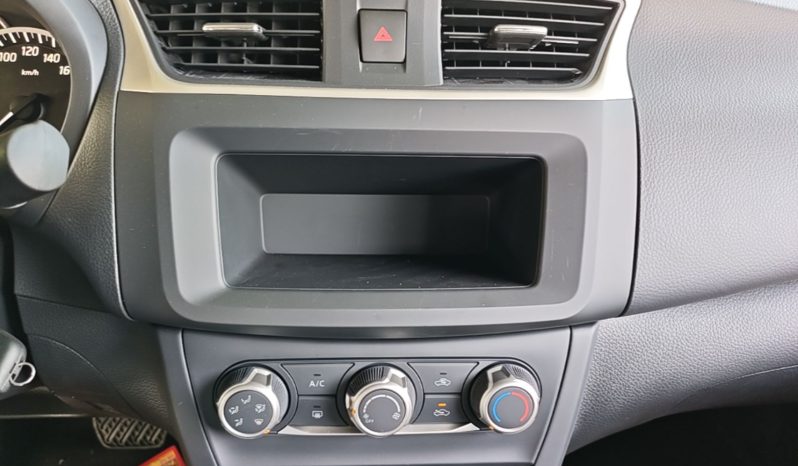 
								Nissan Sylphy 2024 Facelifted Three Classic 1.6XE CVT Comfort Edition full									