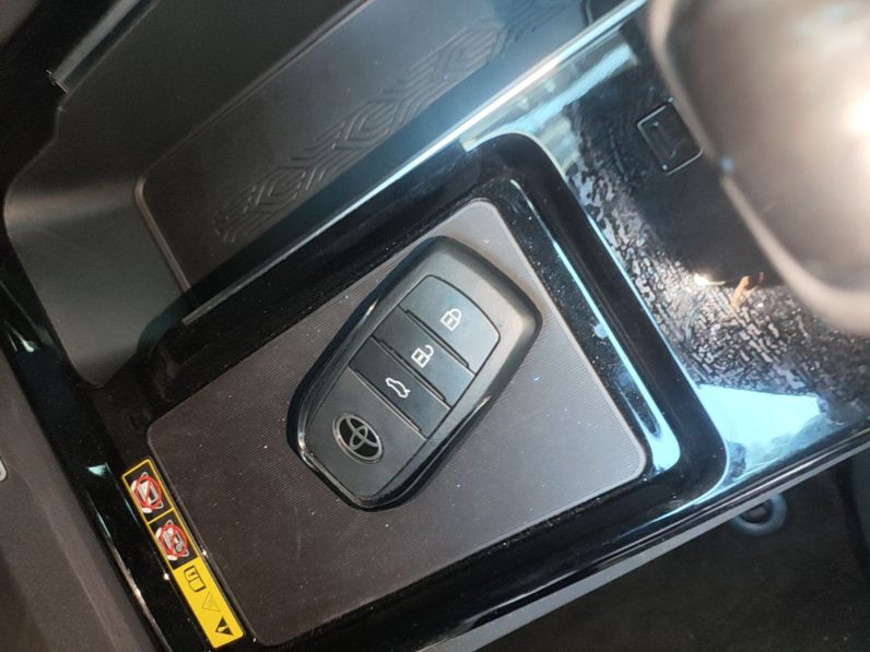 
								Toyota Camry 2026 Model 2.0GVP Luxury Edition full									
