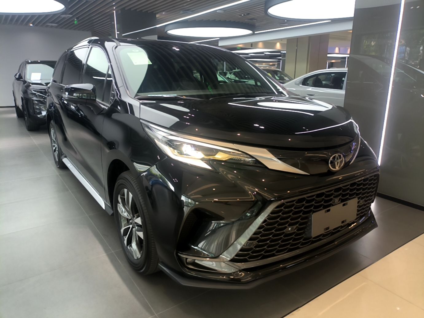 Toyota Granvia 2026 Model 2.5L Hybrid Prestige PLUS Four-Wheel Drive Edition
