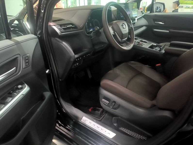 
								Toyota Granvia 2026 Model 2.5L Hybrid Prestige PLUS Four-Wheel Drive Edition full									