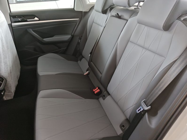 
								Volkswagen Lavida 2026 1.5L Automatic Starry Five-Million Edition full									