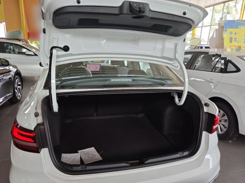 
								Volkswagen Lavida 2026 1.5L Automatic Starry Five-Million Edition full									