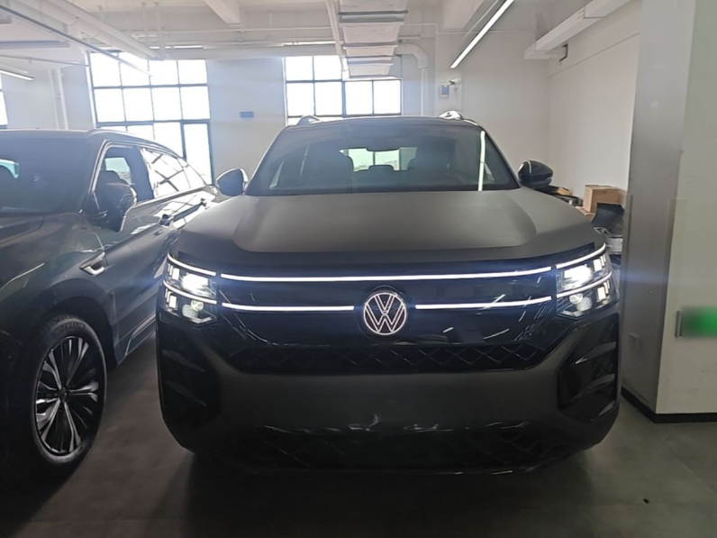 
								Volkswagen Teramont 2025 Tiguan Pro 450TSI Four-Wheel Drive Summit Edition full									