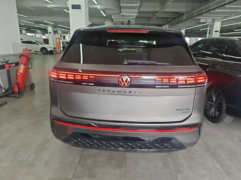 
								Volkswagen Teramont 2025 Tiguan Pro 450TSI Four-Wheel Drive Summit Edition full									