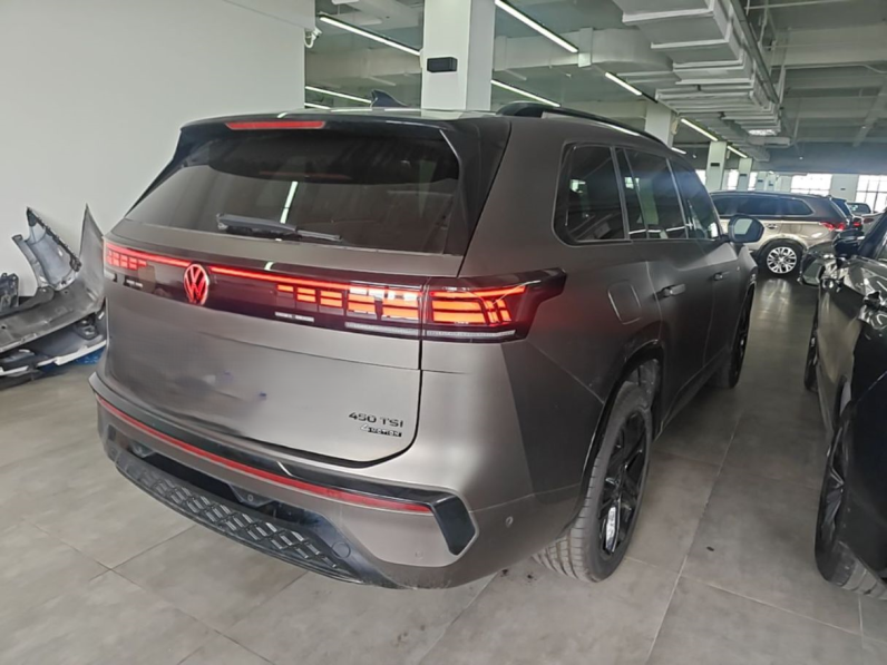 
								Volkswagen Teramont 2025 Tiguan Pro 450TSI Four-Wheel Drive Summit Edition full									