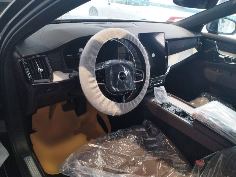 
								Volvo S90 2026 B5 Zhiyuan Luxury Edition full									