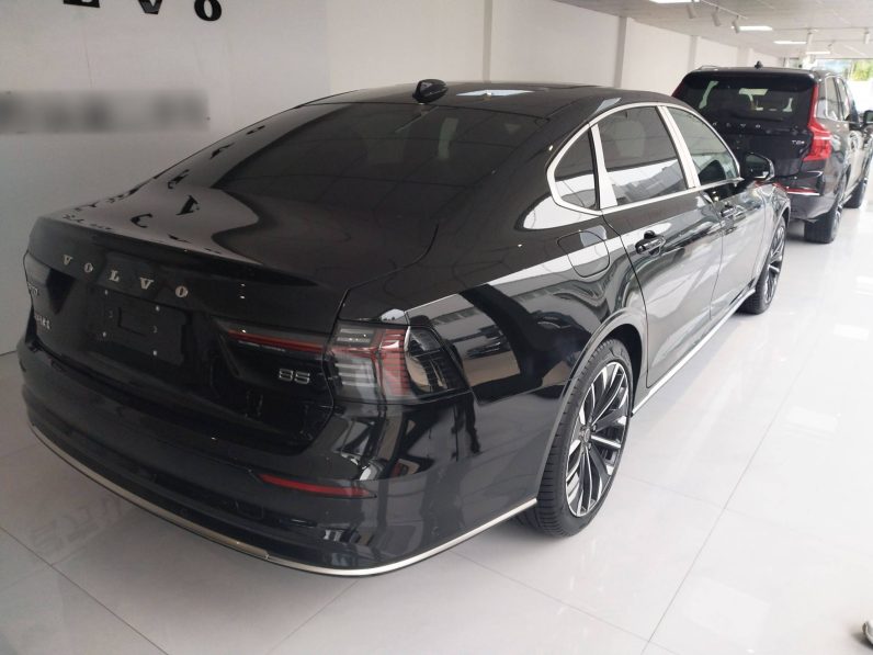 
								Volvo S90 2026 B5 Zhiyuan Luxury Edition full									