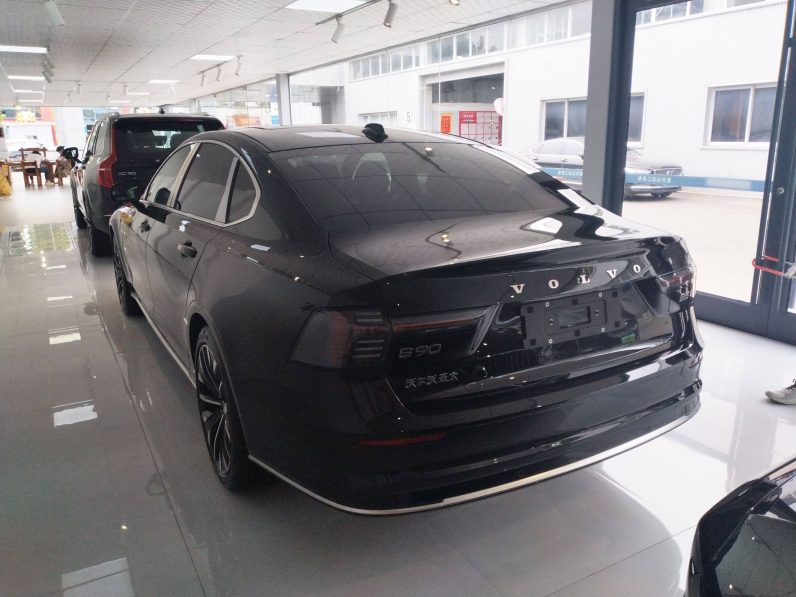 
								Volvo S90 2026 B5 Zhiyuan Luxury Edition full									