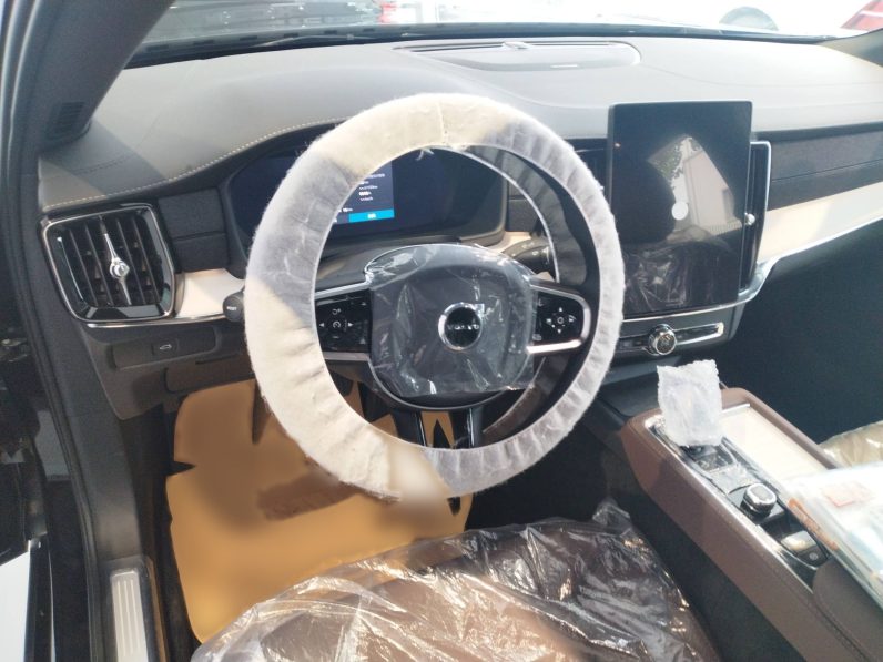 
								Volvo S90 2026 B5 Zhiyuan Luxury Edition full									