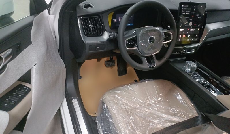 
								Volvo XC60 2026 B5 4×4 Smart Luxury Edition full									
