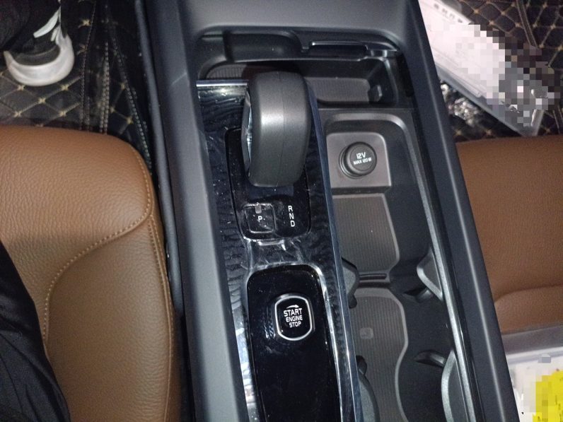 
								Volvo S60 2026 Model B4 Zhiyi Luxury Edition full									
