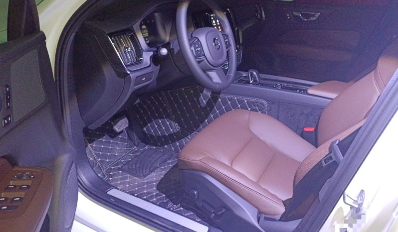 
								Volvo S60 2026 Model B4 Zhiyi Luxury Edition full									