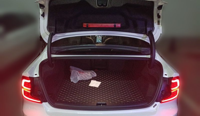 
								Volvo S60 2026 Model B4 Zhiyi Luxury Edition full									